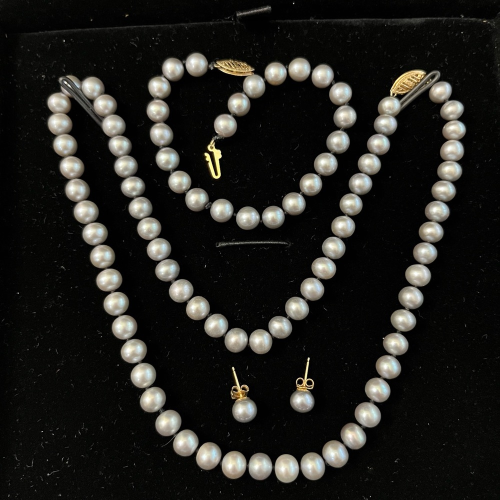 14K Gray Pearl Set
